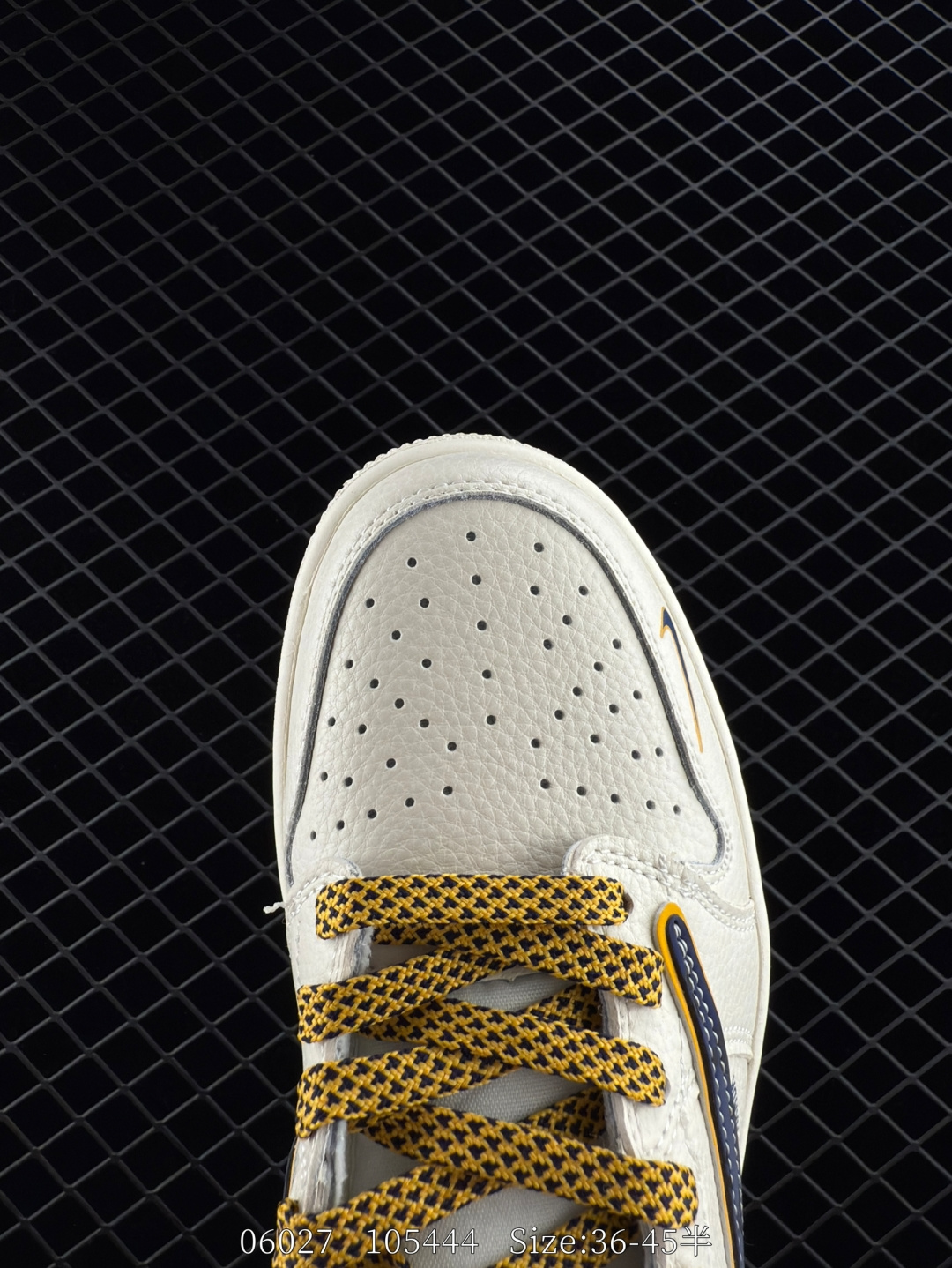 Travis Scott x Air Jordan 1 ” Reverse Mocha “